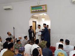 Didampingi Kapolresta Depok, Wali Kota Supian Suri Gelar Tarawih Keliling