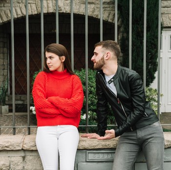 5 Cara Efektif Menghadapi Rasa Cemburu dengan Tenang