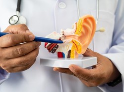 Kemenkes RI: Kelamaan Pakai Earphone Bisa Merusak Pendengaran, Begini Mencegahnya