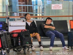 Penumpang di Bandara Soetta Bingung Penerbangan ke Timur Tengah Dibatalkan