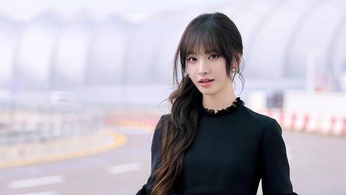 Get The Look: Gaya Anggun dan Chic ala Liz IVE yang Tetap Simpel