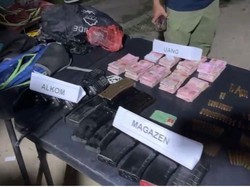 TNI-Polri Gerebek Markas KKB di Nabire, 10 Senpi-Uang Rp 79 Juta Disita