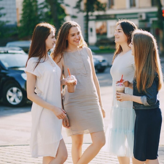 Ramalan zodiak Cancer, Leo, dan Virgo minggu ini membawa momentum refleksi diri dan perubahan prioritas. Stabilitas datang ketika kamu berani menata ulang arah hidup./ Foto: freepik.com/prostooleh