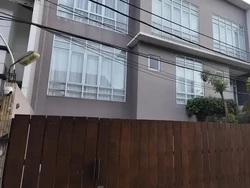 9 Potret Rumah Mewah Jirayut di Indonesia dengan Garasi 4 Mobil Hasil Kerja Keras