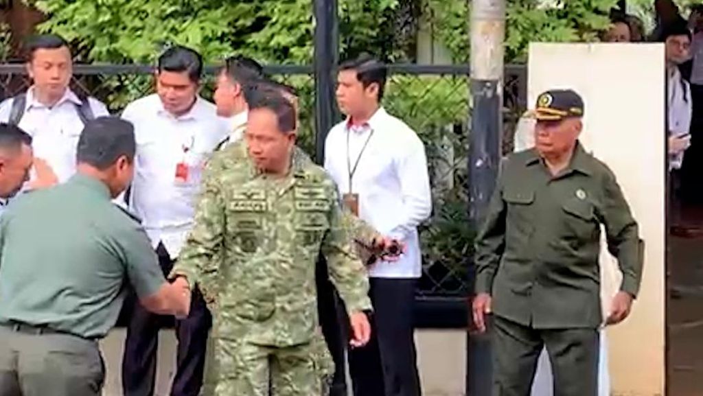 Suasana Rumah Duka Try Sutrisno, Didatangi Panglima TNI-Pejabat
