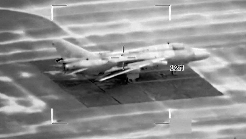 Gedung Terbakar dan Mobil Tertimbun Puing usai Israel Serang Lebanon