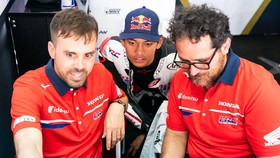 Veda Ega Beri Pelajaran ke Rival Lama di Moto3