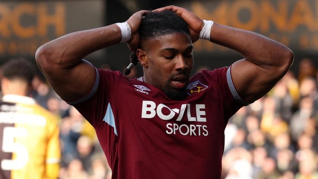 Pelatih West Ham United Nuno Espirito Santo melarang salah satu pemainnya, Adama Traore, melakukan angkat beban di gym fasilitas klub.