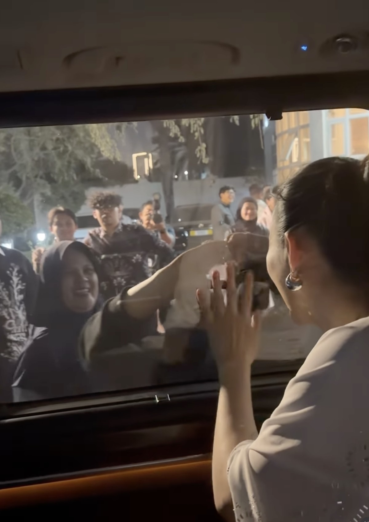 Agnez Mo masih di Dubai&period;