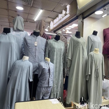 Sarimbit Melayu Jadi Tren Baju Lebaran Couple 2026, Laris Manis di Tanah Abang