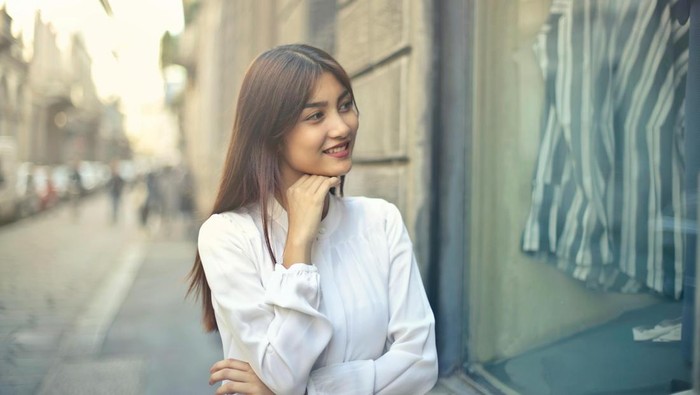 Berhati-hati sebelum memutuskan. Mereka tidak impulsif dan mencari informasi sebelum bertindak.