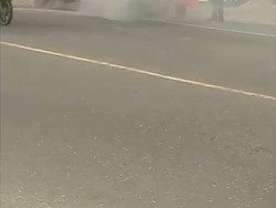 Bus Trans Semarang Terbakar di Jalan Dr Wahidin Candisari