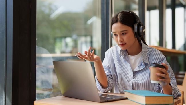 Quiet Covering, Ketika Karyawan Gen Z Menyembunyikan Jati Diri Pribadi Di Tempat Kerja