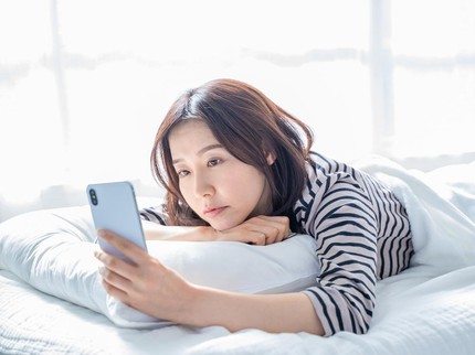 Kebiasaan Scroll Medsos Bisa Picu Risiko Jantung Serius