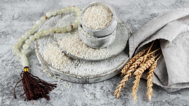 Niat Zakat Fitrah 2026 untuk Diri Sendiri, Istri dan Anak