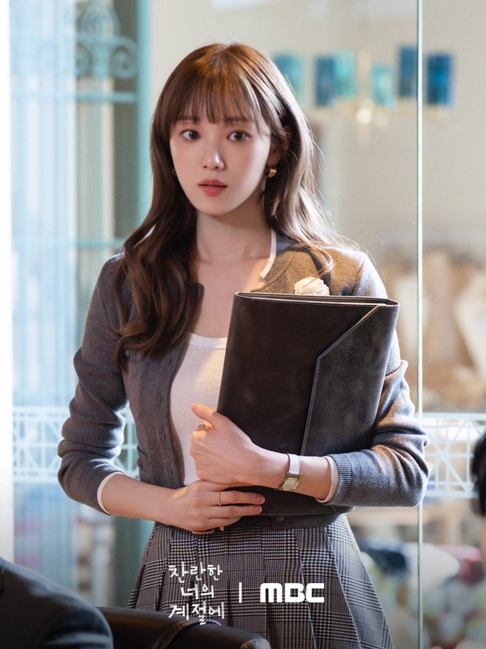 Lee Sung Kyung saat membintangi In Your Radiant Season