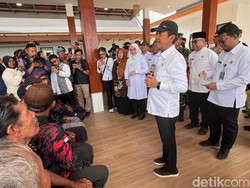 Menteri KKP ke Nelayan Banyuwangi: Kapal Listrik Sedang Diuji Coba