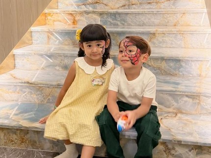 Momen Anak Ria Ricis & Putra Lesti Kejora Pose Bareng Curi Perhatian Netizen, Gemas Banget Bun!