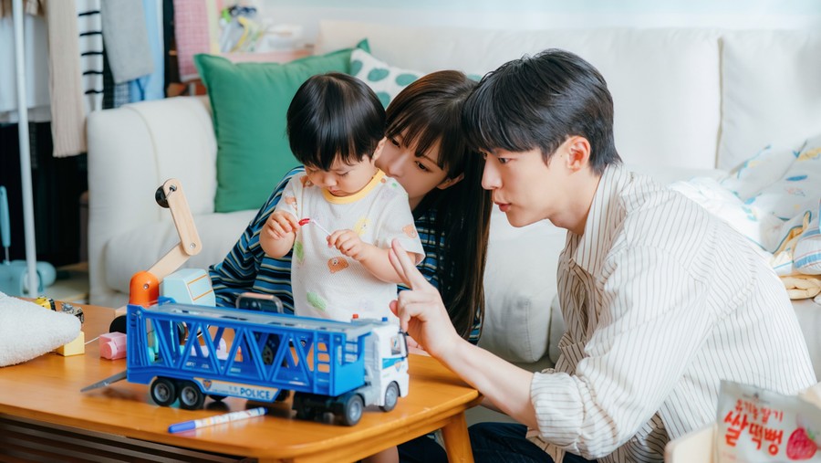 Adegan dalam drama Korea Our Universe&period;