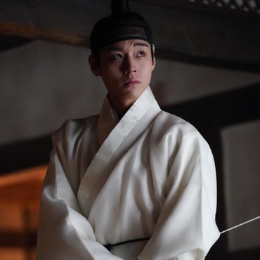 Film 'The King's Warden' Tembus 9 Juta Penonton, Park Ji Hoon Umumkan Comeback Solo