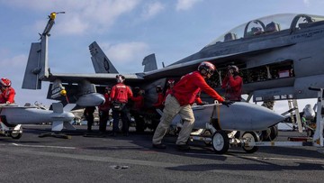 Trump Bantah Tentara AS di Kapal USS Lincoln Stres Gegara Perang Iran