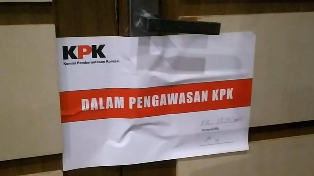 Kantor Sekda Pekalongan Disegel KPK Usai OTT Bupati Farida Arafiq