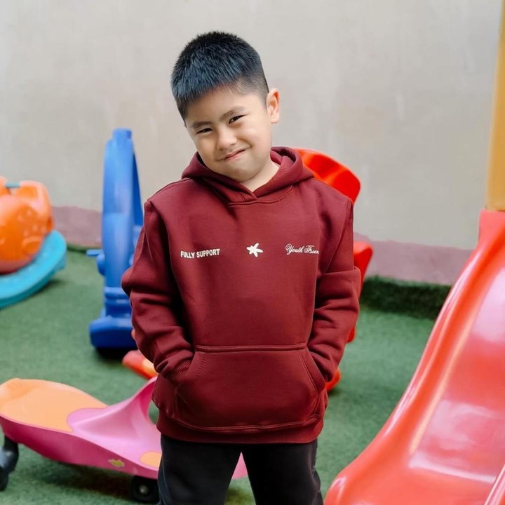 <p>Ketika lahir, Sulaiman didiagnosis dengan kelainan genetik yang sangat langka. Ia disebut mengidap <em>Prader Willi Syndrome</em> (PWS), yakni kondisi yang membuatnya tidak langsung menangis saat lahir, Bunda. (Foto: Instagram @okisetianadewi)</p>