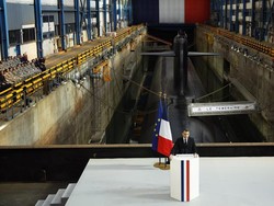 Prancis Akan Tambah Jumlah Senjata Nuklir