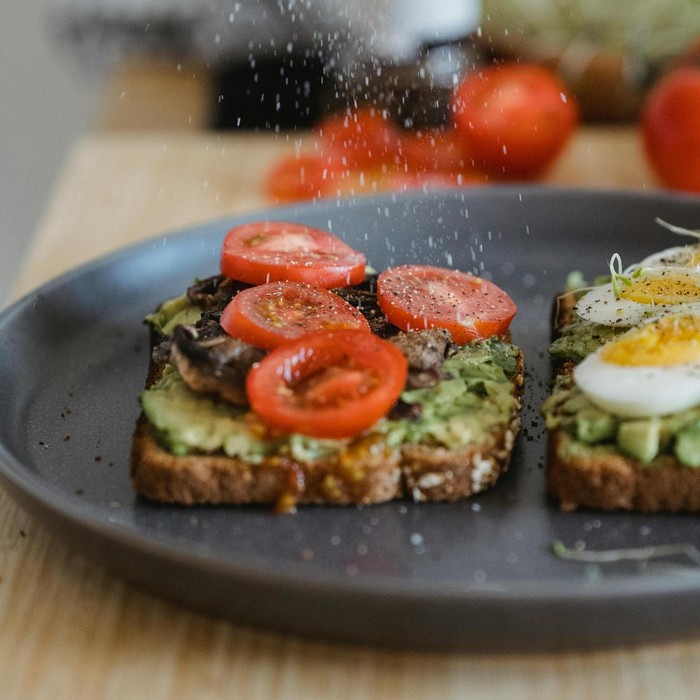 Resep sandwich timun tomat alpukat yang mudah dibuat