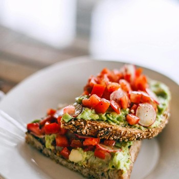 Resep Sandwich Timun Alpukat Tomat yang Sehat dan Praktis 