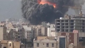 Penampakan Ledakan Serangan Udara Terbaru AS-Israel di Iran