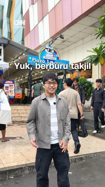 Berburu Takjil Asyik di Sekitar Masjid Viral Blok M, Ada Apa Aja?