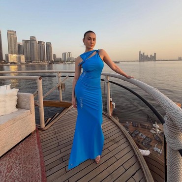 Ini Make Up yang Selalu Dibawa Agnez Mo Saat Liburan di Dubai