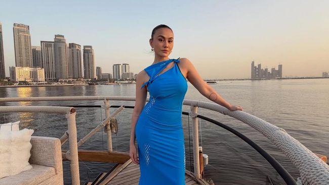 Agnez Mo Refleksikan Perjalanan Hidup, Posting Foto Kecil yang Imut Banget
