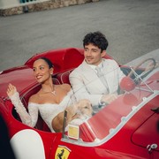 Intip Detail Gaun Pengantin Alexandra Saint Mleux, Istri Charles Lecrerc Pembalap F1