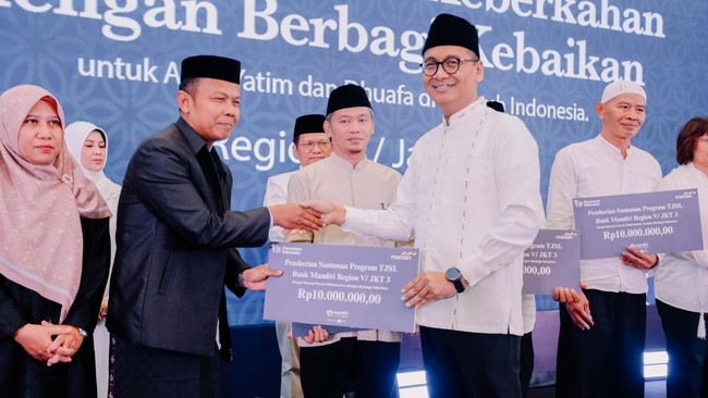 Bank Mandiri menggelar Buka Puasa Bersama dan santunan anak yatim di Jakarta, dukung pembangunan sosial dan perkuat hubungan dengan masyarakat.