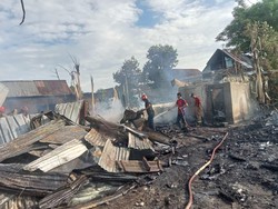 Kebakaran Hebat di Ujung Bulu Bulukumba Hanguskan 12 Rumah