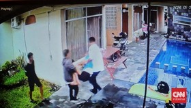 CCTV Rekam Momen Eks Sekjen Pordasi Sekarat Dibuang di Gumuk Pasir