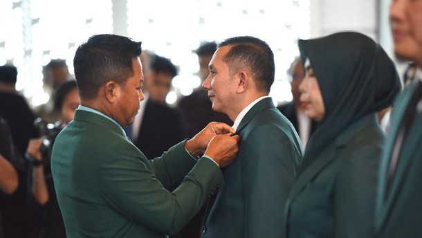 Lantik Wakil Rektor & Sekretaris, Rektor USU Tekankan Integritas & Kerja Keras