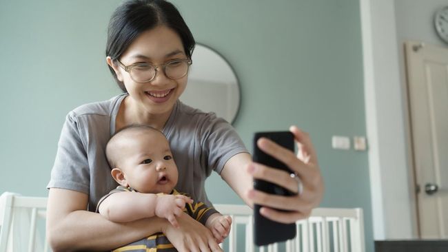 Kapan Bayi Mulai Bisa Mengenali Namanya?
