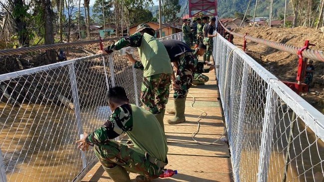 Satgas PRR percepat pembangunan jembatan perintis untuk memulihkan konektivitas pascabencana, progres pembangunan jembatan mencapai 95% di Aceh.