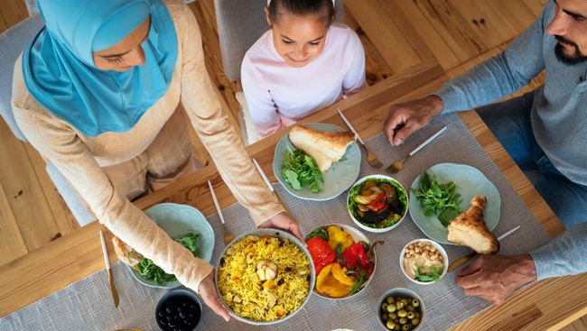 10 Menu Sahur yang Bikin Cepat Haus dan Lapar