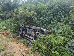 Kejar-kejaran dengan Polisi, Mobil Bandar Sabu Terbalik di Rohil