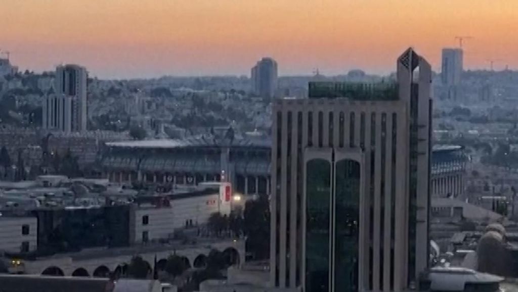 Sirene Darurat Meraung saat Langit Yerusalem Dihujani Rudal Iran