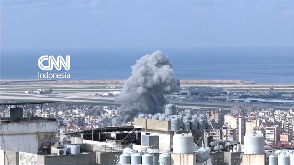 Asap Membumbung di Permukiman Beirut Akibat Serangan Israel