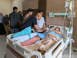 Suryo Bos Rokok HS Beri Beasiswa Anak Korban Laka dari SD hingga Lulus Kuliah