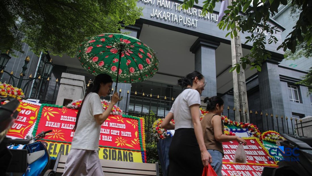 Pengadilan Tipikor Mendadak Banjir Karangan Bunga, Ada Apa?