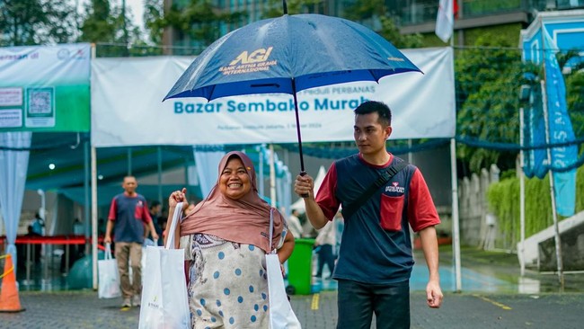 Perbanas dan Artha Graha Peduli gelar Bazar Sembako Murah di Jakarta, salurkan ribuan paket sembako untuk warga kurang mampu di sekitar kampus.