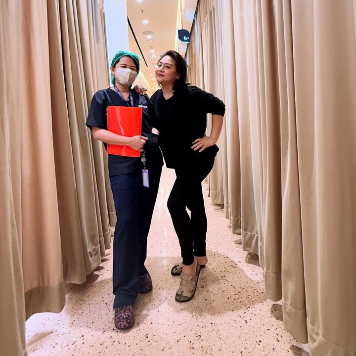 <p>Audy pernah mem-<em>posting</em> perjalanan dietnya di Instagram. Bunda dua anak ini membagikan transformasi perubahan berat badannya&nbsp;yang cukup signifikan.&nbsp;Perubahan ini dapat terlihat dari ukuran pakaiannya yang berubah setelah diet. "Dari size XXL sekarang jadi L kalo beli baju. <em>Alhamdulillah</em> <em>thank you BLESS you</em> doksis kuh @cissienugraha," tulisnya. (Foto: Instagram @audyitem)</p>