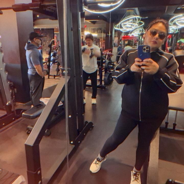 <p>Audy tidak menjelaskan secara detail program diet yang dijalaninya. Namun beberapa bulan terakhir, perempuan 42 tahun ini terlihat aktif melakukan olahraga di gym. Audy bahkan melakukan olahraga bersama suaminya Iko Uwais, Bunda. (Foto: Instagram @audyitem)</p>